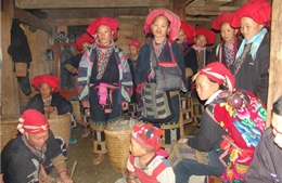 Bảo tồn trang phục dân tộc truyền thống - Bài 2